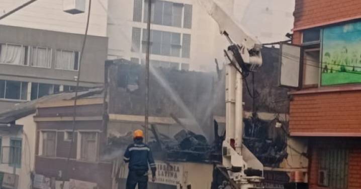 ¿Hay vehículos escalera para los Bomberos en Manizales?, ¿por qué usan los carros del Invama?