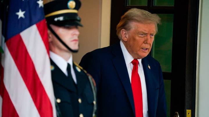Trump doubles down on ending mail-in ballots at Zelensky press event