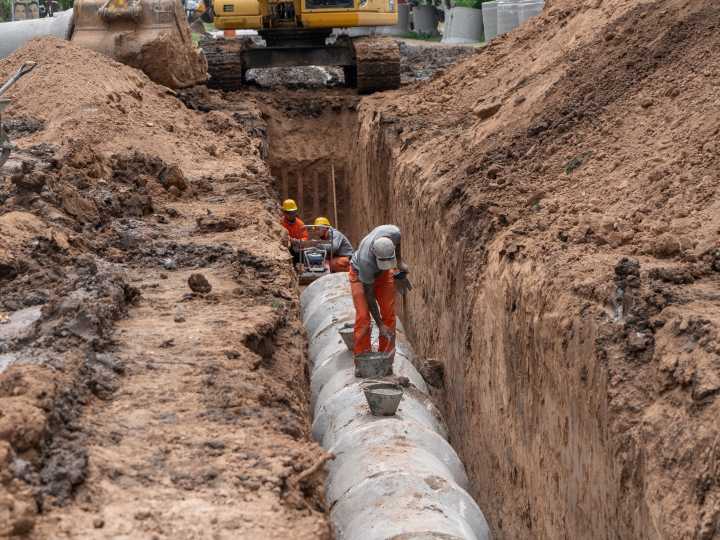 Las constructoras apenas cobraron el 20% de las deudas pero ninguna inició juicio contra el Estado