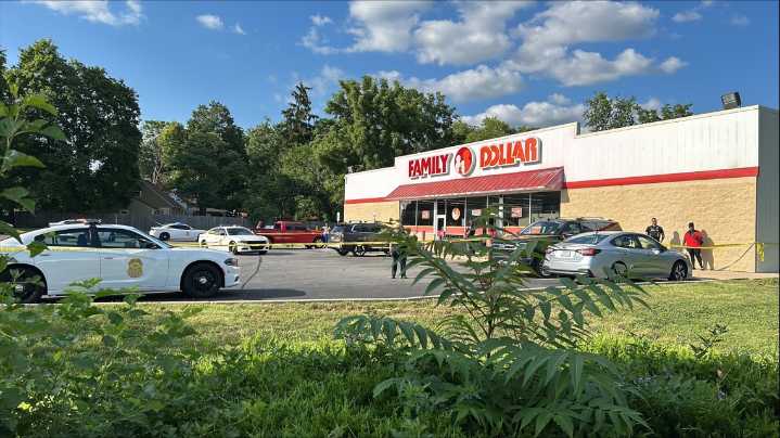 Man found shot, killed outside doorway of Family Dollar store in Indianapolis