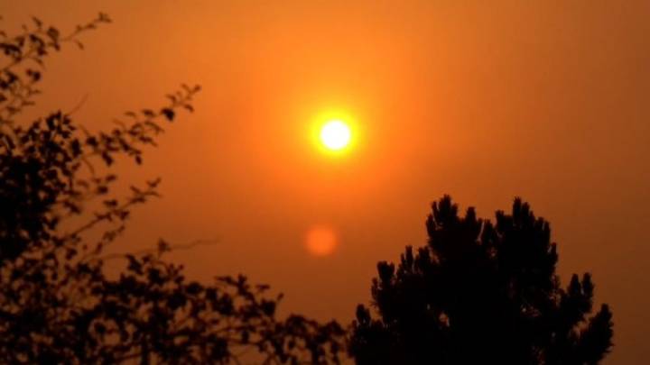 Así se veía el cielo de El Bierzo bajo el humo de los incendios forestales