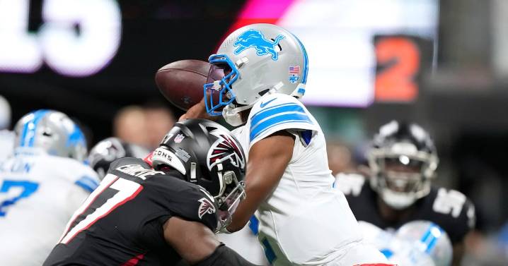 Report card: How Falcons played Friday night before the big injury