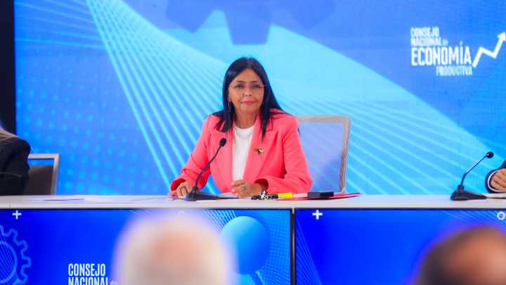 Delcy Rodríguez: "Hoy Venezuela es víctima de una agresión psicológica sin precentes que buscar crear zozobra en la economía"