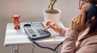 ¿Se vienen cambios en tu recibo telefónico? OSIPTEL eliminaría topes de precios en telefonía fija