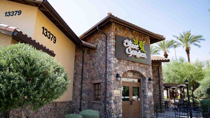 25-cent wine samples at Olive Garden? Yes, the rumors are true