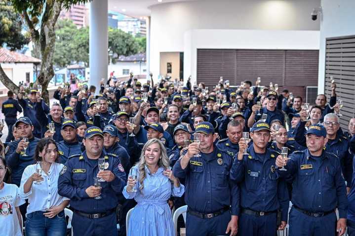 Alcaldesa conmemoró los 84 años del Cuerpo Oficial de Bomberos de Ibagué