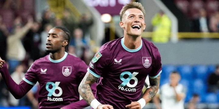 Gol de Oliver Sonne en el último minuto para triunfo ante Derby County y clasificación en Carabao Cup 2025