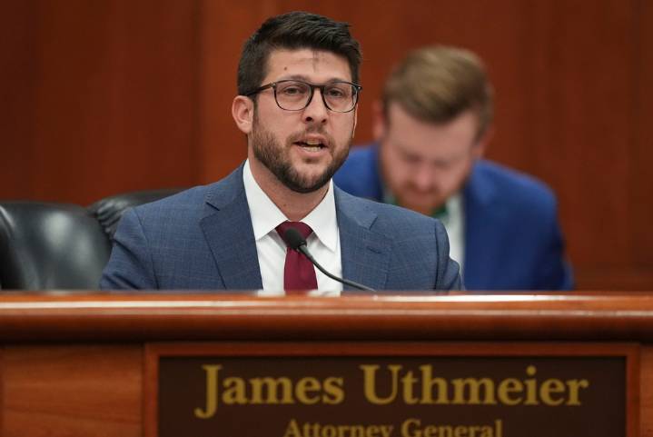 Florida announces new initiative to find illegal immigrants