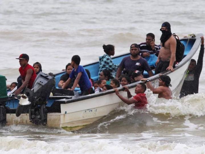 20 migrantes venezolanos detenidos en Trinidad y Tobago