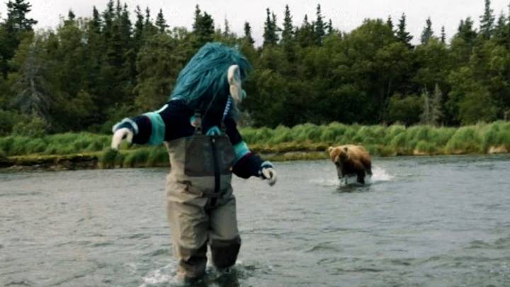 WATCH | #TheMoment a grizzly bear charged at the Seattle Kraken's mascot
