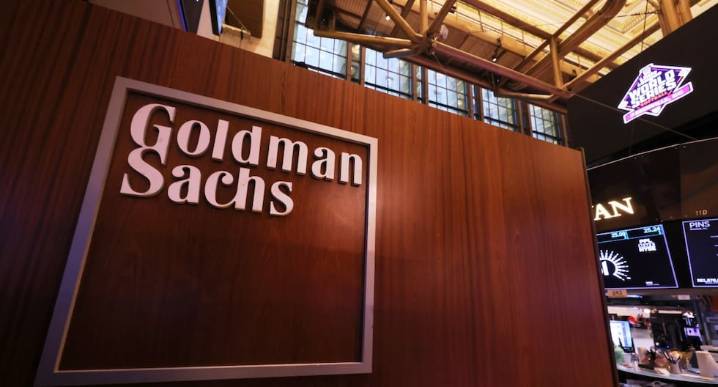 Trump insta a Goldman Sachs a reemplazar a su economista por los análisis sobre aranceles