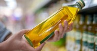 El aceite de oliva podría ser perjudicial para la salud: por qué recomiendan no consumirlo así