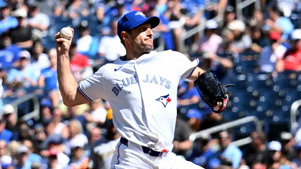 Blue Jays’ Scherzer felt upper back tightness during start vs. Brewers