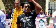 Renuncia abogado de familiares de estudiantes de Ayotzinapa