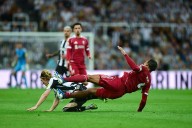 Virgil van Dijk reveals what he told Anthony Gordon after wild red card tackle