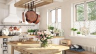 Decoración: así regresan las cocinas de la abuela con cacerolas de barro, cortinillas y detalles que marcan tendencia
