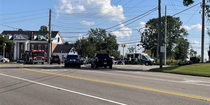 Richmond County officials respond to multi-vehicle crash on Washington Road