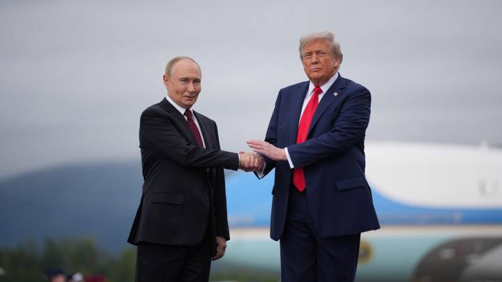 Trump, Putin shake hands on tarmac at Alaska summit: latest updates