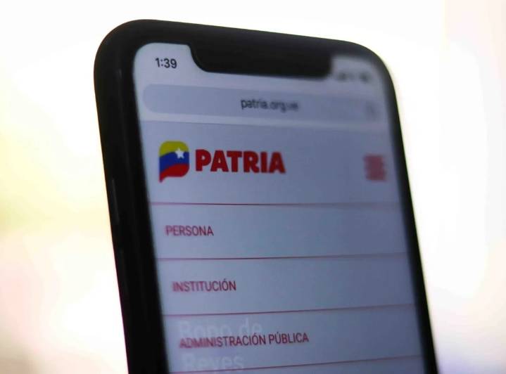 Mujer fue detenida por cobrar bonos de fallecidos y de personas que están fuera del país
