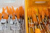Pediatricians urge COVID shots for kids, defying CDC guidance