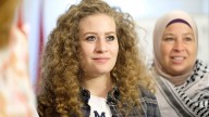 Estoy "luchando contra los judíos, no contra el sionismo", dice la activista palestina Ahed Tamimi