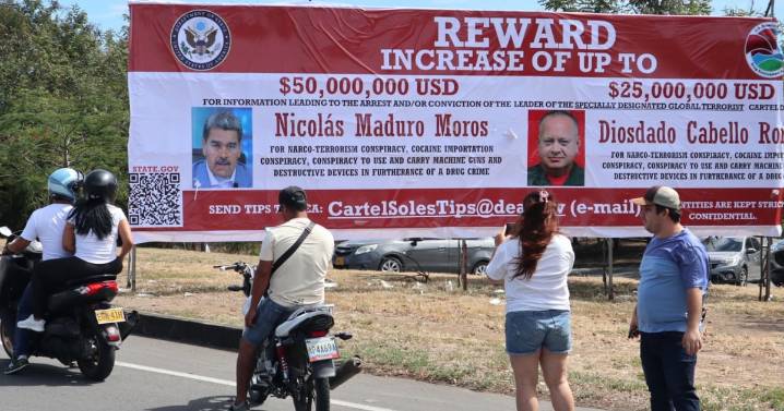 Lona con recompensa de 50 mdd por Maduro aparece en frontera de Colombia con Venezuela