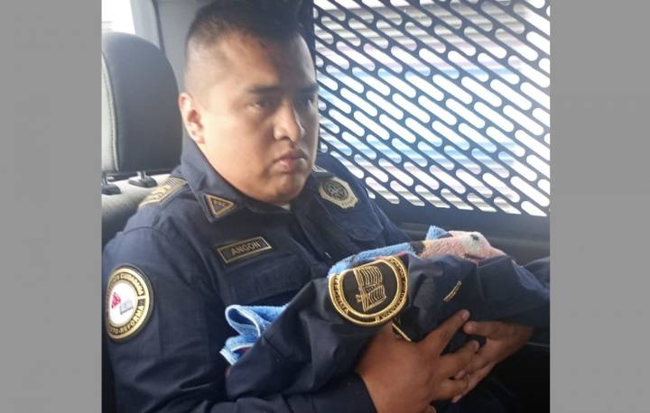 Rescatan a bebé abandonado en sanitario al exterior de Metro UAM