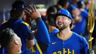 Raleigh hits MLB-leading 43rd homer in 8th to rally Mariners to a 3