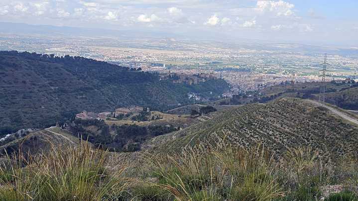 El PSOE urge a la Junta de Andalucía a que paralice el proyecto de la fotovoltaica en El Fargue