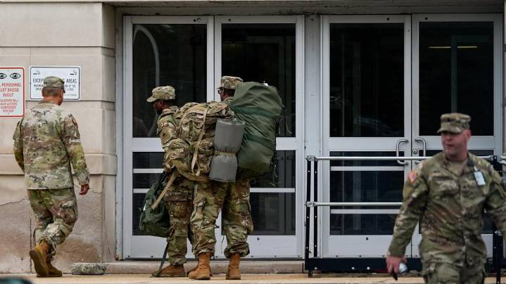 National Guard troops begin arriving amid Trump's Washington, DC, takeover