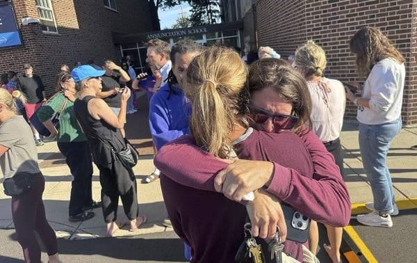 Tiroteo en escuela católica deja 2 muertos y 17 heridos