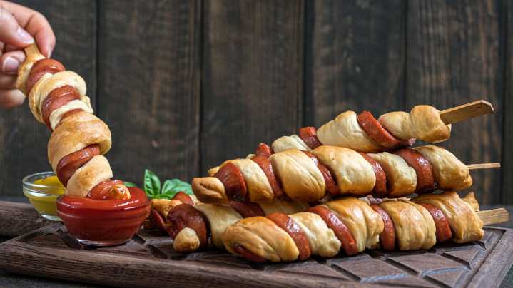 The Absolute Best Hot Dogs Are Spiral Cut – Here's How To Make Them