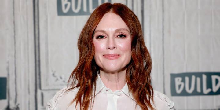 Julianne Moore, 64, Embraces Her Natural Look in Makeup