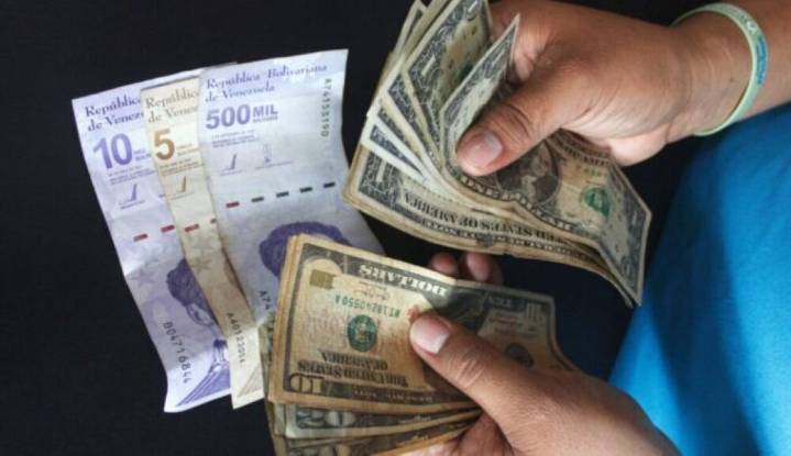 Venezolanos que no ahorran desde hace más de una década, según estudio
