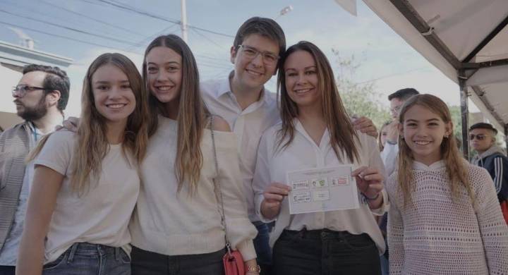 Ellas son las hijas de María Claudia Tarazona y que Miguel Uribe siempre amó como propias: ¿quién es el padre?