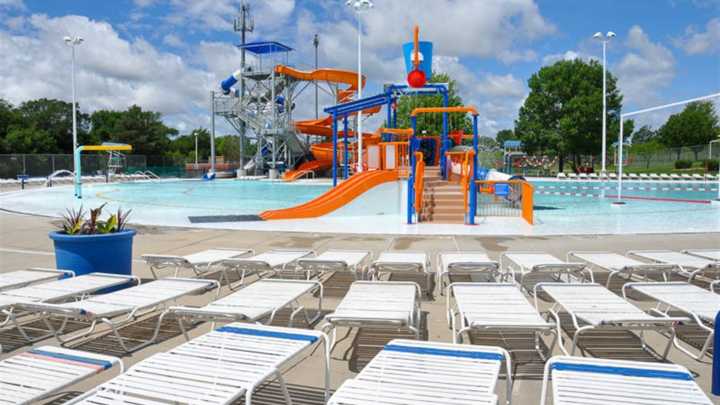 Using poop emoji, Lincoln Parks and Rec says Star City Shores is closed due to 'accident'