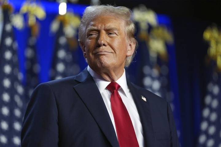 Trump aumentará al 100% los aranceles en chips y semiconductores importados