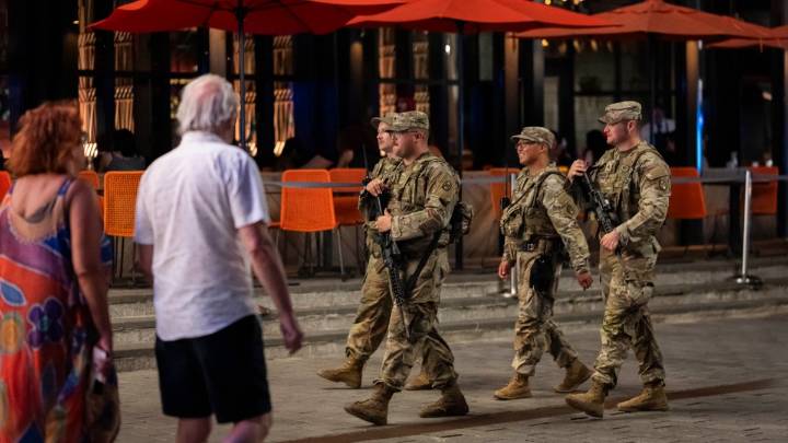 National Guard troops in DC begin carrying firearms
