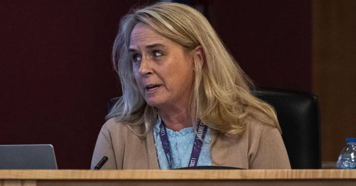 LCSD1 board continues to workshop stronger cellphone policy