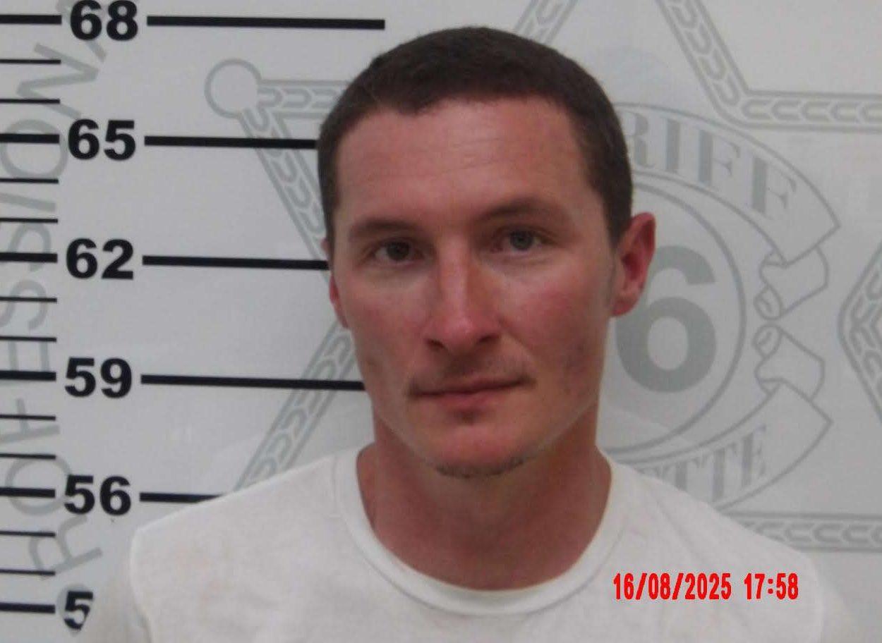 North Mississippi officer arrested on child sex charges