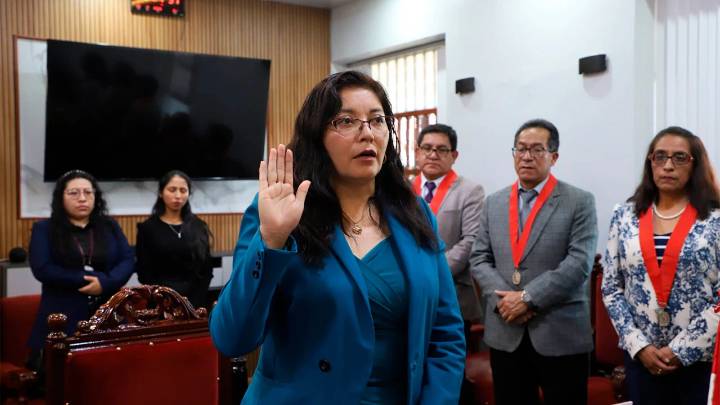 Presidente de la Corte de Ayacucho juramenta a nueva jueza provisional del Segundo Juzgado de Trabajo Supraprovincial