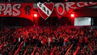 Momentos de terror: Hinchas de Independiente intentaron ingresar a camarín de Universidad de Chile