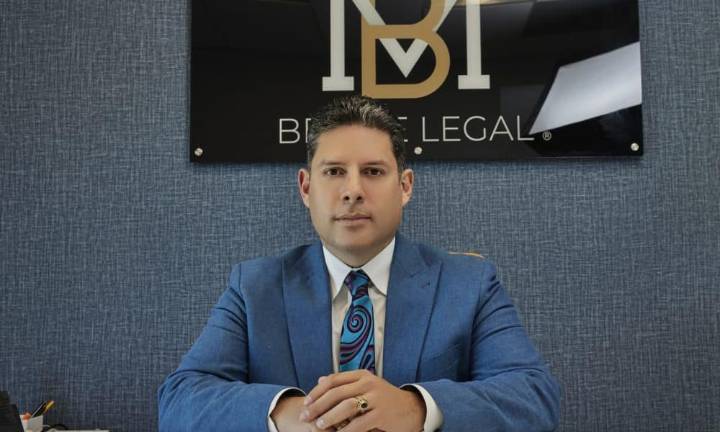 ChatGPT versus abogados: ¿Quién arma un caso migratorio?