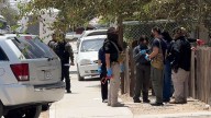 Confirman localización de armas y droga en domicilio de mujer policía