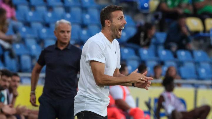Luis García, tras la derrota de la UD Las Palmas ante el Málaga: «Hicimos bastantes cosas para no irnos de vacío»