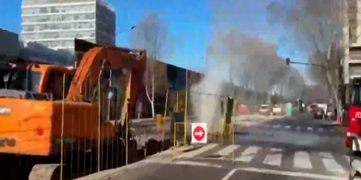 Impresionante fuga de gas en Palermo: una máquina rompió un caño y evacuaron la zona del Metrobus