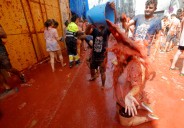 What to know about Tomatina, Spain’s tomato food fight festival