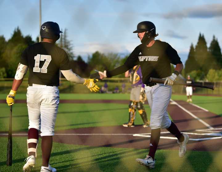 Raptors hold off Pippins 6-5 for fifth consecutive win
