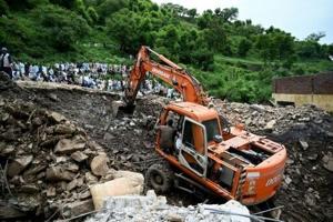 Death toll from northern Pakistan monsoon floods rises to almost 400
