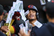Deadspin | Masyn Winn drives in 3 as Cardinals edge Reds in 10